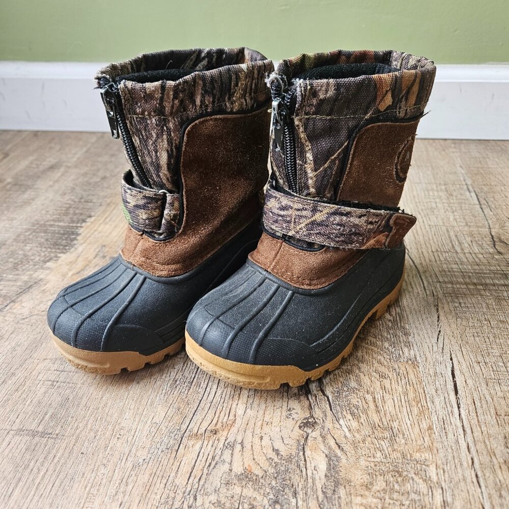 Ozark Trail Camo Snow Boots Size 8 (kids)